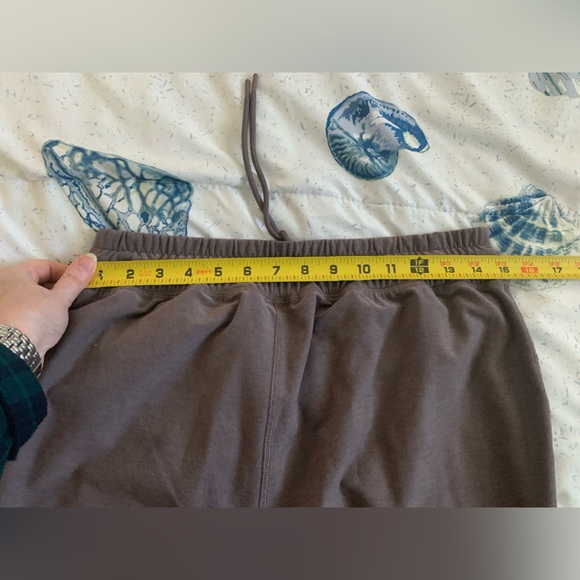 Beyond Yoga Joggers size Small - Picture 8 of 8